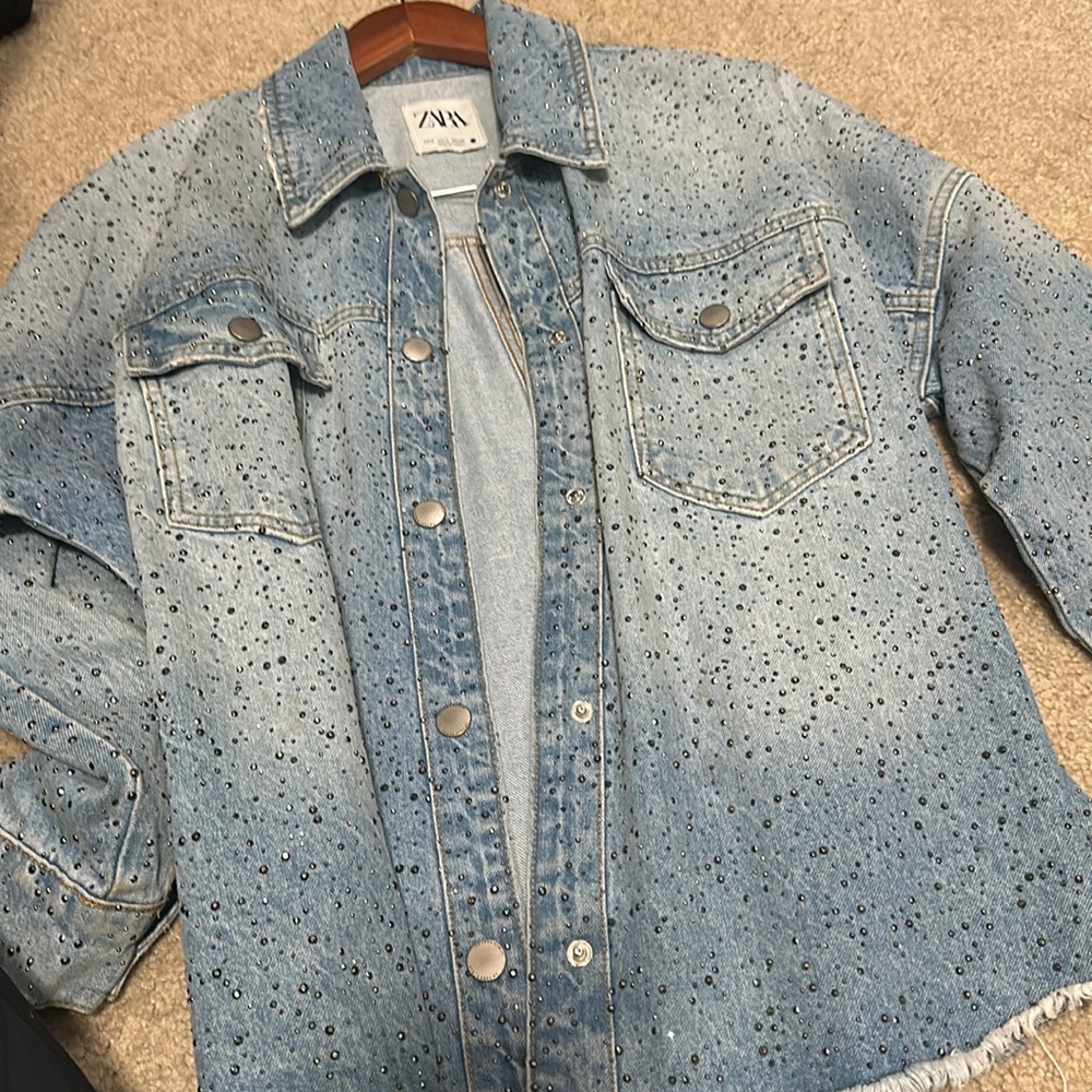 Zara jeans jacket with a stud